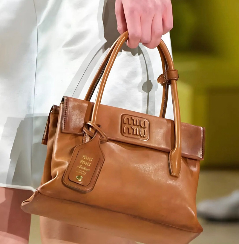 [특급스페셜오더]MIUMIU-5BA302 미우미우 광택 가죽 Solitaire 솔리테르 핸드백