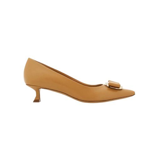 Ferragamo-01H450 페라가모 카멜 뉴 바라 플레이트 키튼 힐 펌프스