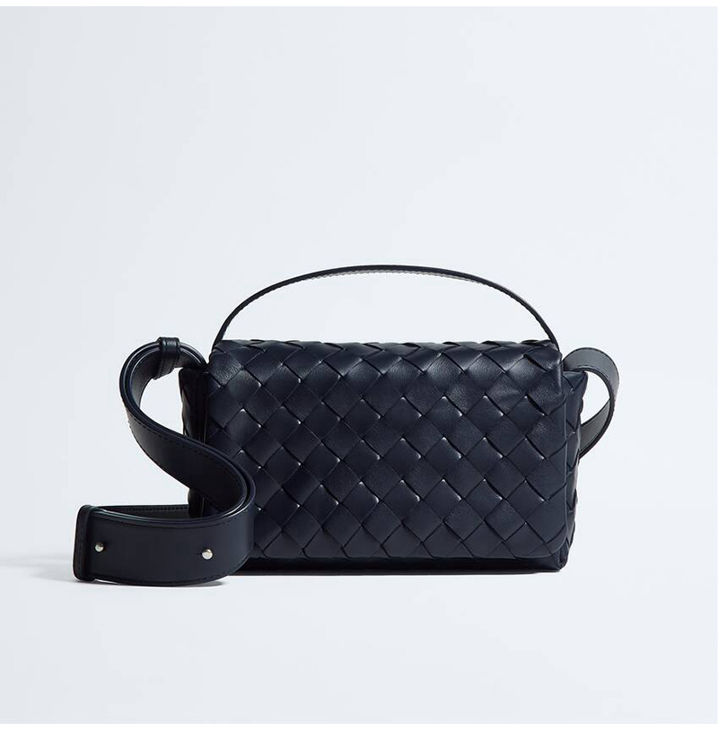 [스페셜오더]BOTTEGA VENETA-857931 보테가 베네타 인트레치아토 미니 백 플랩백 녹터널