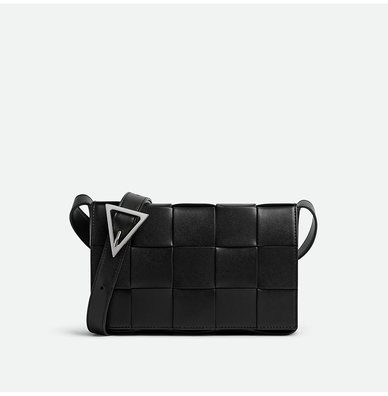 [스페셜오더]BOTTEGA VENETA-708768 보테가 베네타 블랙 인트레치오 위빙 카세트백 23CM
